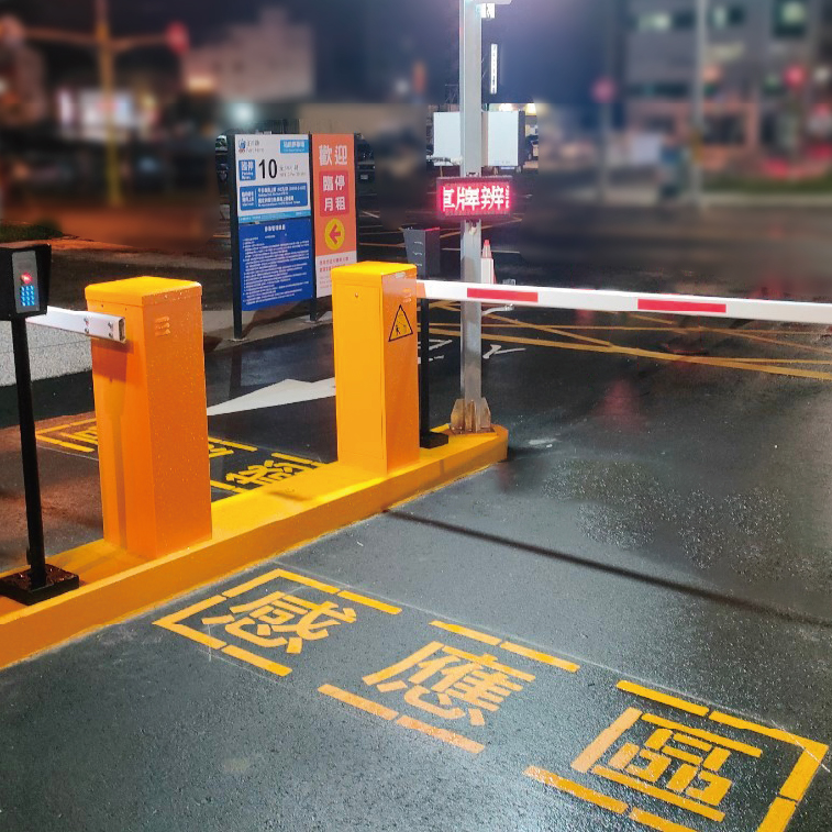 花蓮站前停車場導入鼎高泊車速AI車牌辨識出入口系統